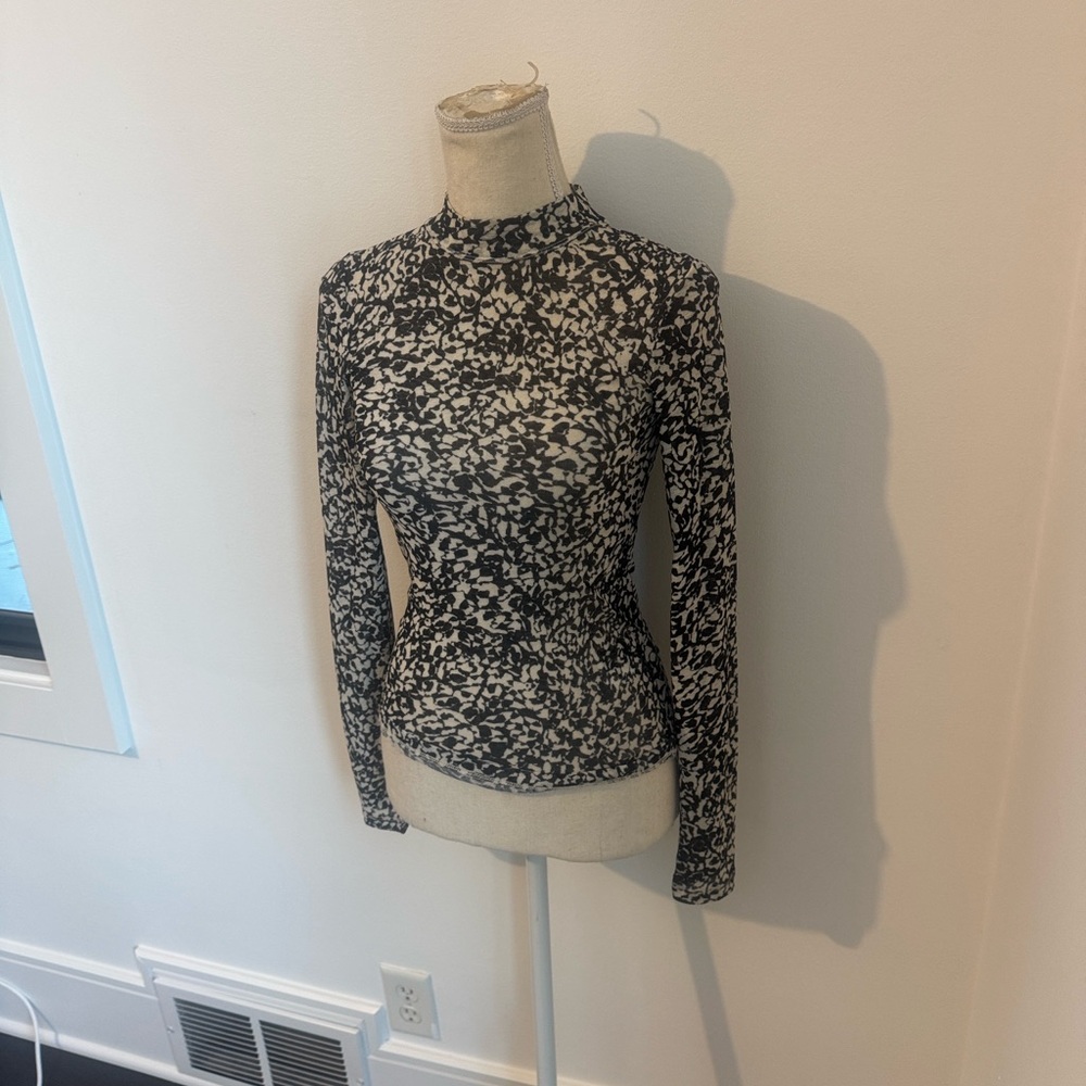 H&M mesh top - Picture 6 of 11